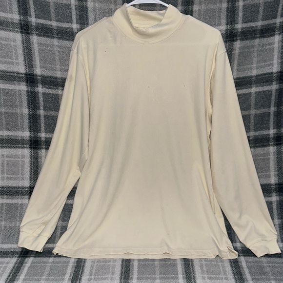 Performance sweater. - Picture 1 of 4